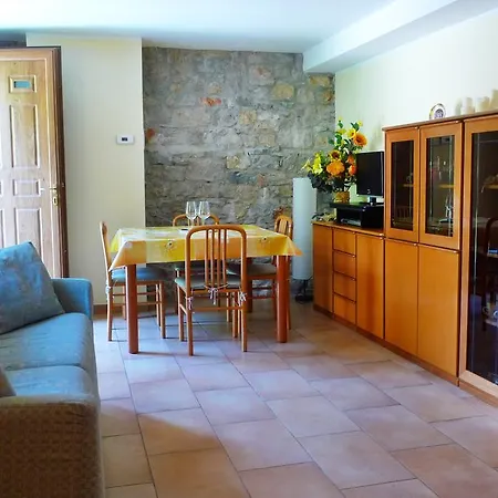Casa In Pietra Plesio